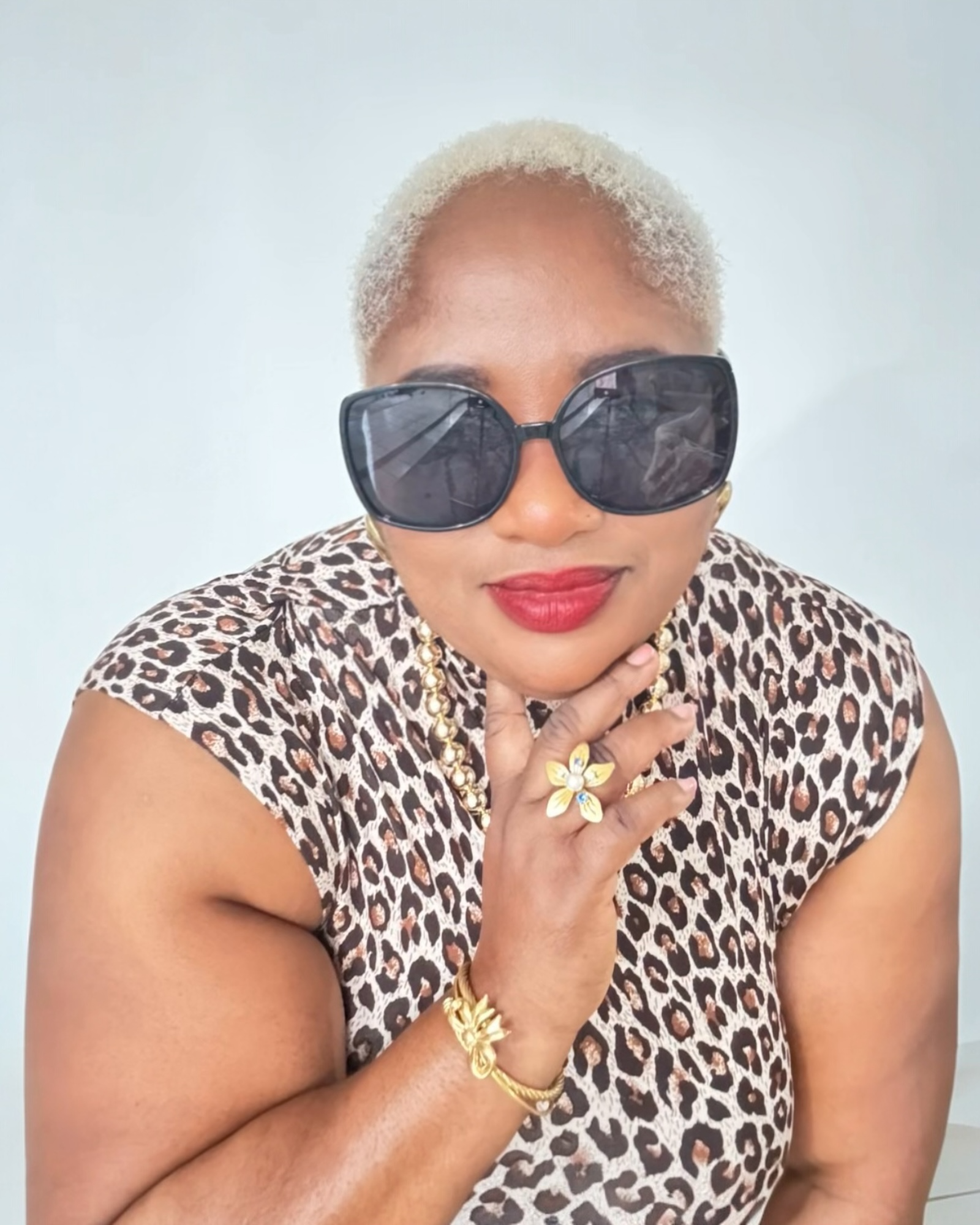 Flower Ring 18K Gold Plated with Pearl & Cubic Zirconia  Jewelry - D-S Fashion Sophisticated Boutique